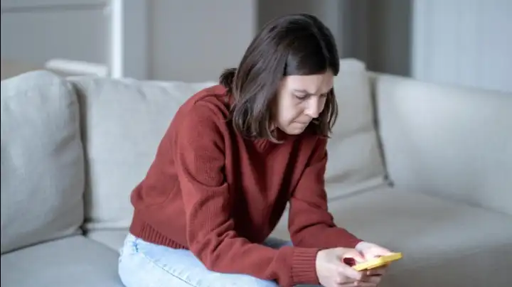 social media comparison making someone feel behind