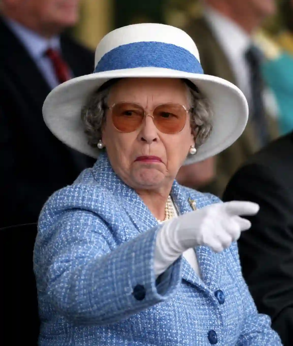 1000384710 Queen Elizabeth II Tourist Story: The Day Two Americans Didn't Recognize the Queen